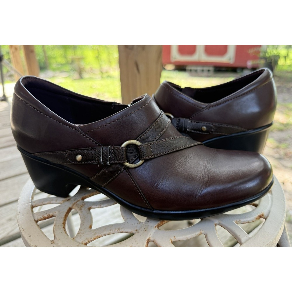 Clarks Collection Brown Leather Ankle Booties Womens 8M Low Wedge Shooties Zip